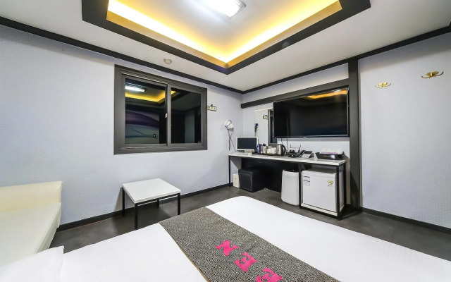 Pohang Youngil Univ Hotel Queens