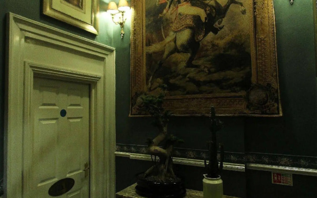 Opulence Boutique Hotel