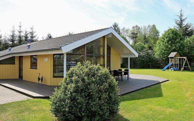 Luxurious Holiday Home Near Hals With Whirlpool