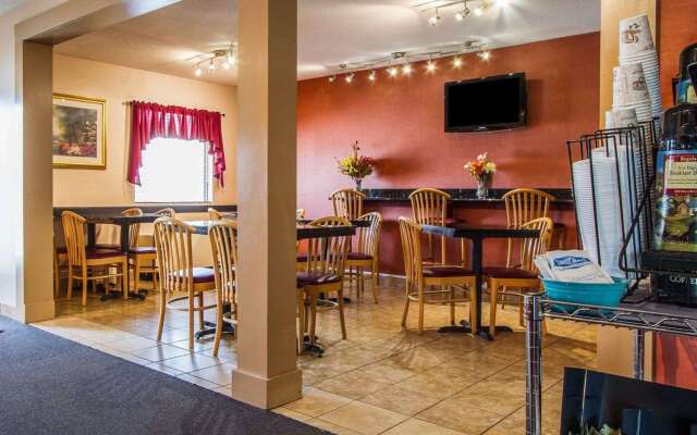 Econo Lodge Freeport - Brunswick Area