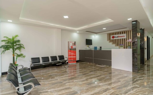 RedDoorz Plus near Eka Hospital BSD 5