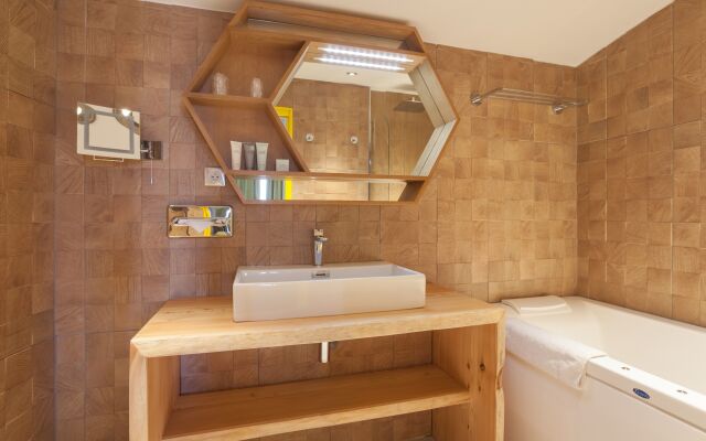 Royal Ours Blanc Boutique Hôtel & Spa