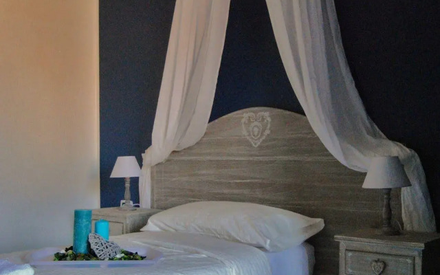 Metropolis Rooms & Services