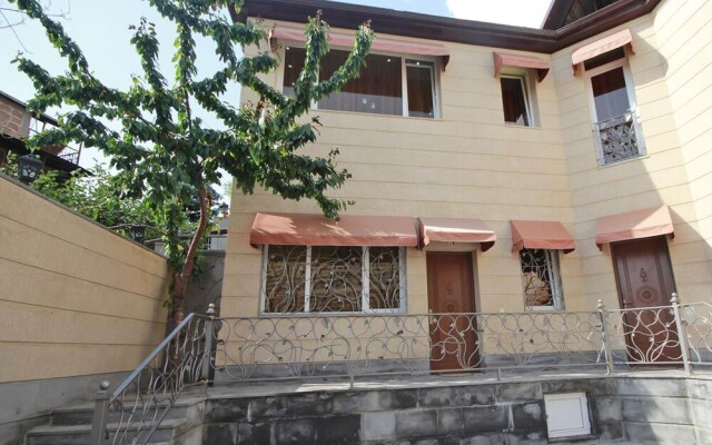 3 room apartment on Baghramyan