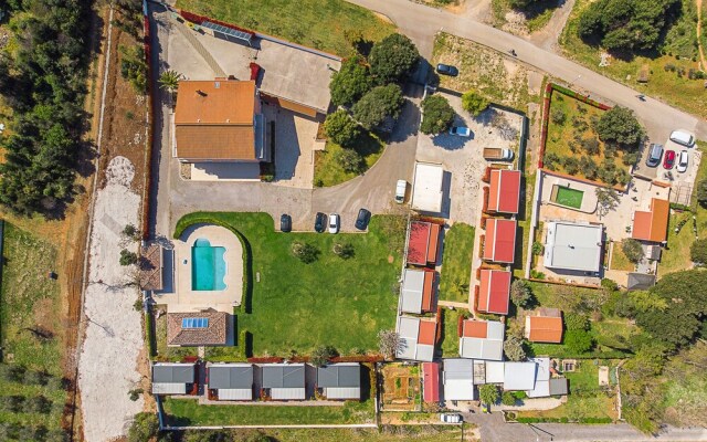 Pool Apartment Suzi 4