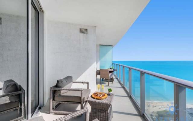 Oceanfront Luxury Condo 1BR Balcony, Hollywood
