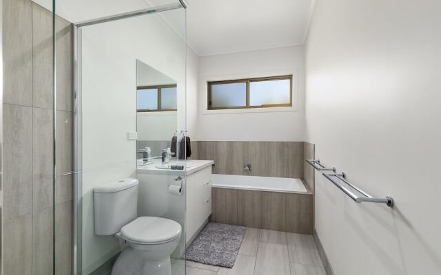 Veronica Lodge - Free Wifi