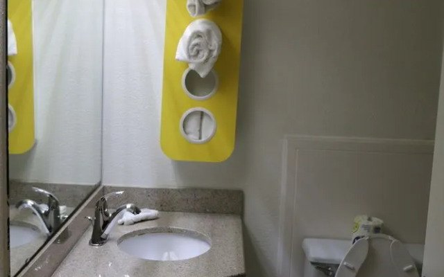 Motel 6 Tulsa Airport