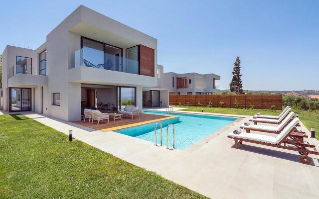 Sea View 4 Bedroom Villa With a Heated Pool