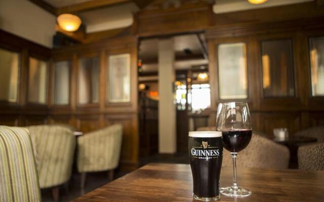 Riverside Suites Hotel