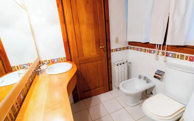 Amazing 4 Bedroom Chalet Villa Traful VT1 by Apartments Bariloche