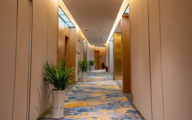 Platinum Hotel