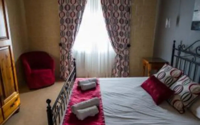 Twilight Gozitan Farmhouse With Pool