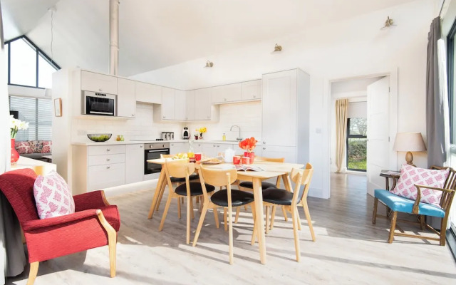Wild Chive Lodge, Brada Quarry