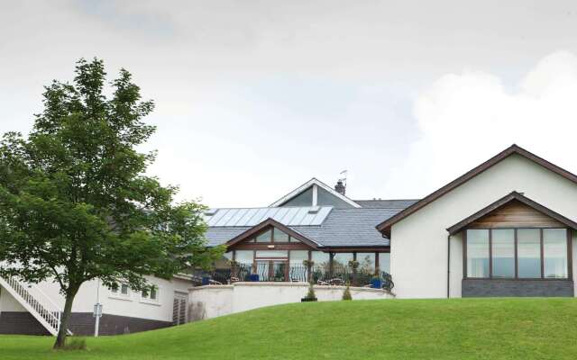 North Lakes Hotel And Spa