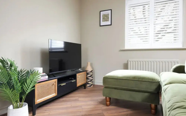 Stylish Flat With Sofa Bed in Malmesbury