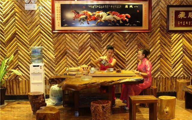 Xishuangbanna Fengweizhu Inn