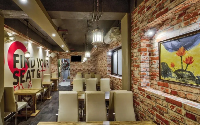 Edition O 30036 Ratna Palace