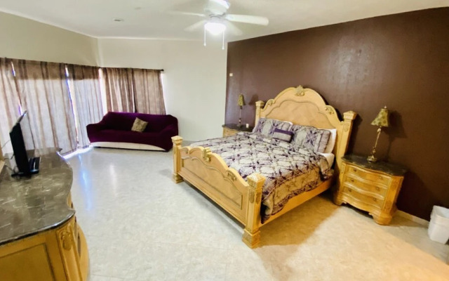 Villa 6 - 4 Br Villa