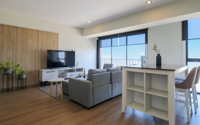w Artistic 2BR With Balcony in Miraflores
