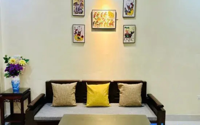 Vietnam Travelers Home 1 with Private Balcony