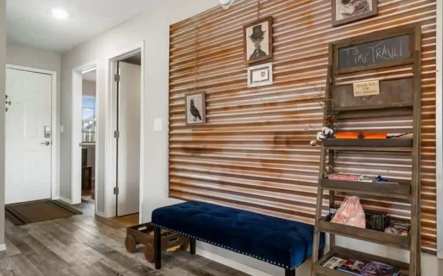 Time Traveler Suite - Private Balcony
