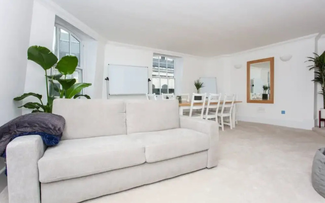 Modern 2 Bedroom Apartment in the Heart of London