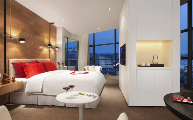 Himalayas Qingdao Hotel