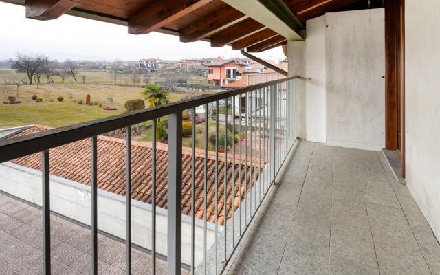 Belvilla by OYO Secluded Apartment With Balcony