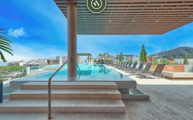 Studio in Romantic Zone - Rooftop Pool - King Bed