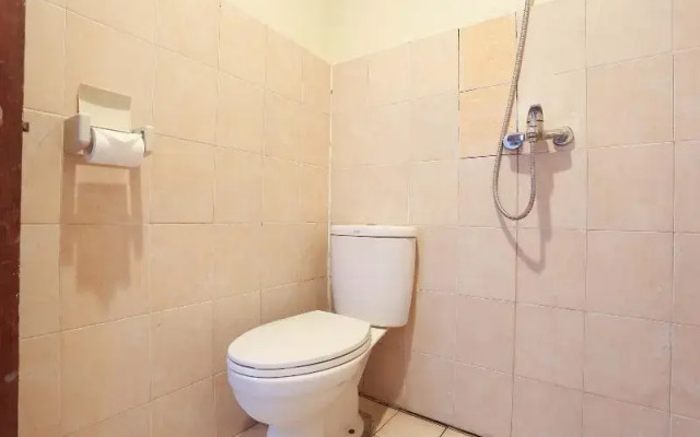 OYO 1651 Purnama Beach Hotel