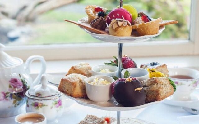 Pendray Inn & Tea House