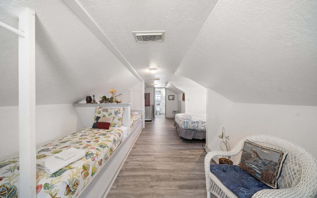 Seaview Island Getaway 3 Bedroom Home
