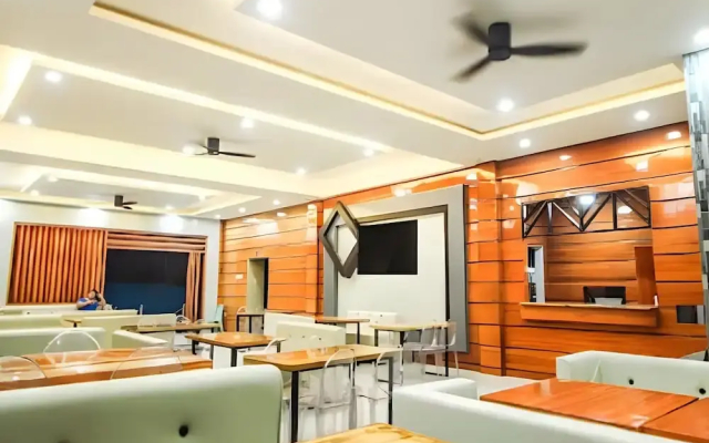 The Paragon Hotel And Restaurant