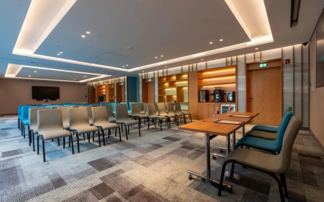 West Walk Retaj Hotel