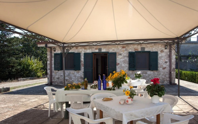 Villa Degli Dei With Garden and Pool