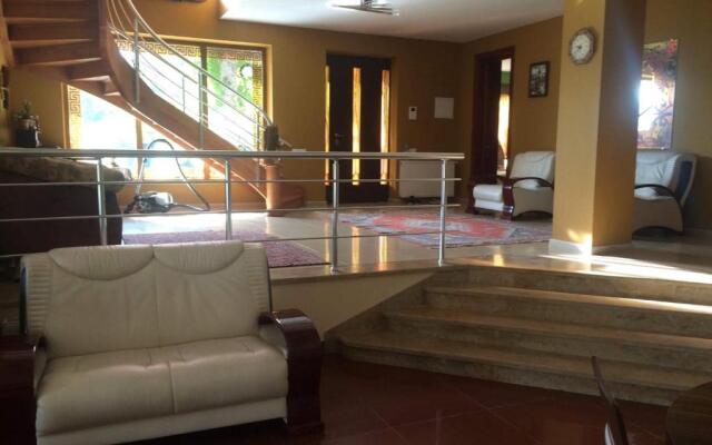 Villa Ananuri