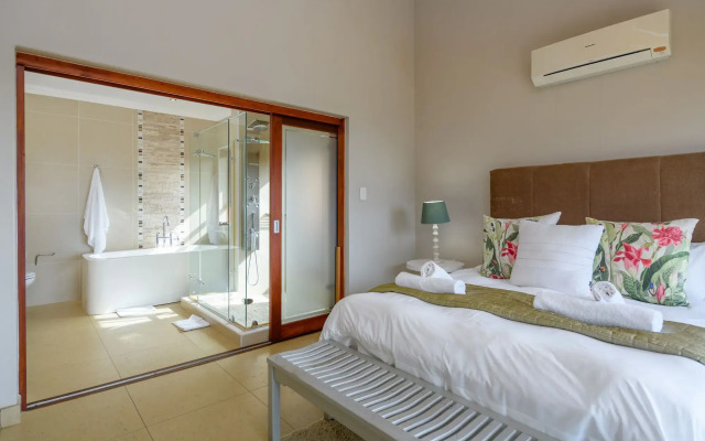 San Lameer Villa Rentals 14308