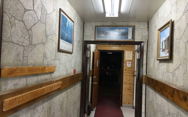 Kluane Park Inn