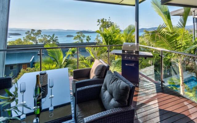 Pinnacle Apartments Hamilton Island