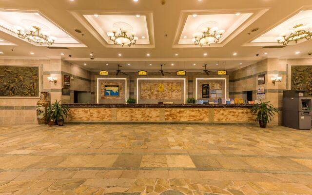Sanya Yinyuan Linhai Theme Hotel
