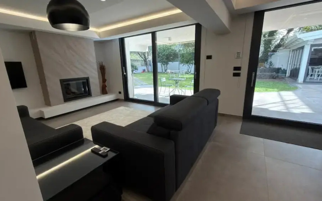 Coco Noir Luxury Villa