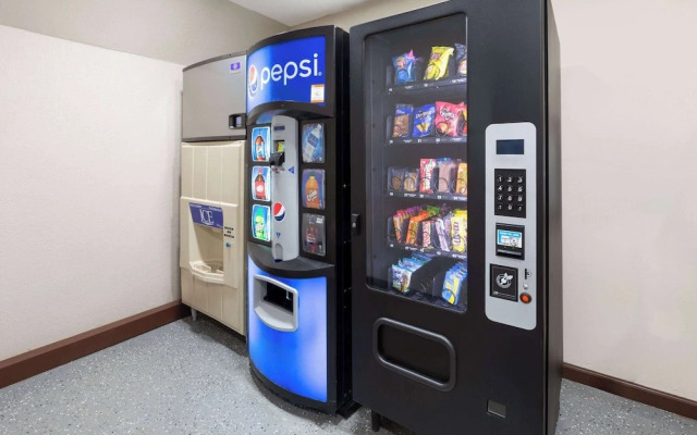 Super 8 by Wyndham Summersville/New River National Park