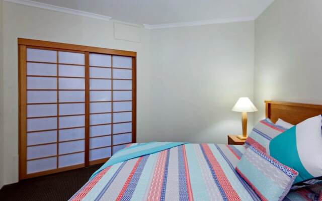 Barrington, 713/35-45 Shoal Bay Road