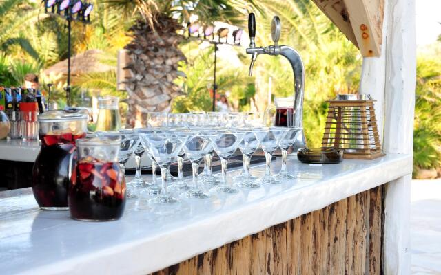 Medusa Beach Resort and Suites