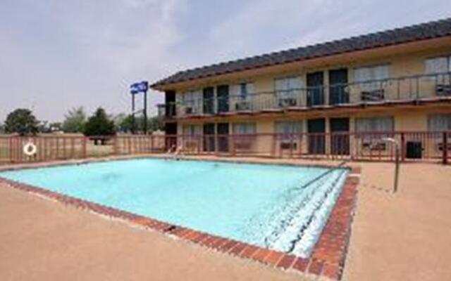 Castle Inn & Suites By OYO Chickasha