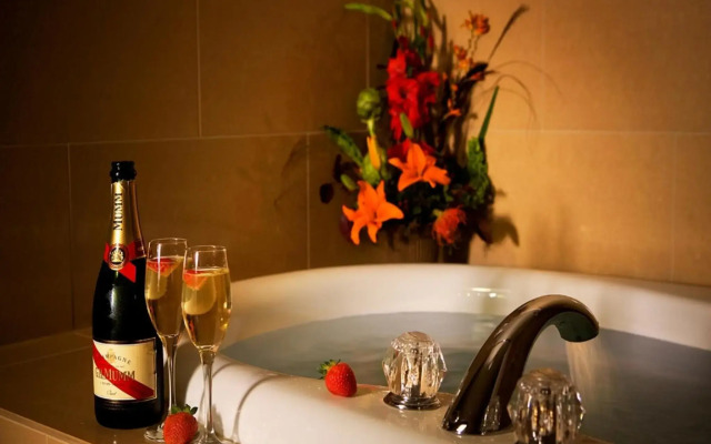 Crowne Plaza Anchorage Midtown by IHG
