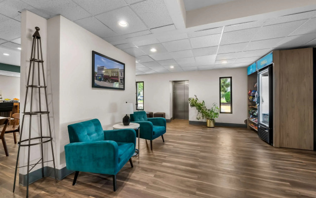 Clarion Pointe Apex – Holly Springs