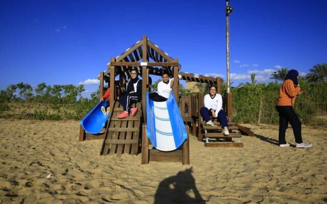 Byoot Bay Hotel & Resort