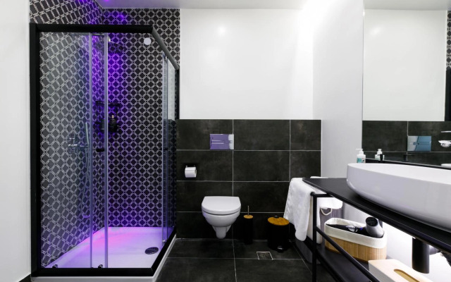 Brand New Central Luxury Residence